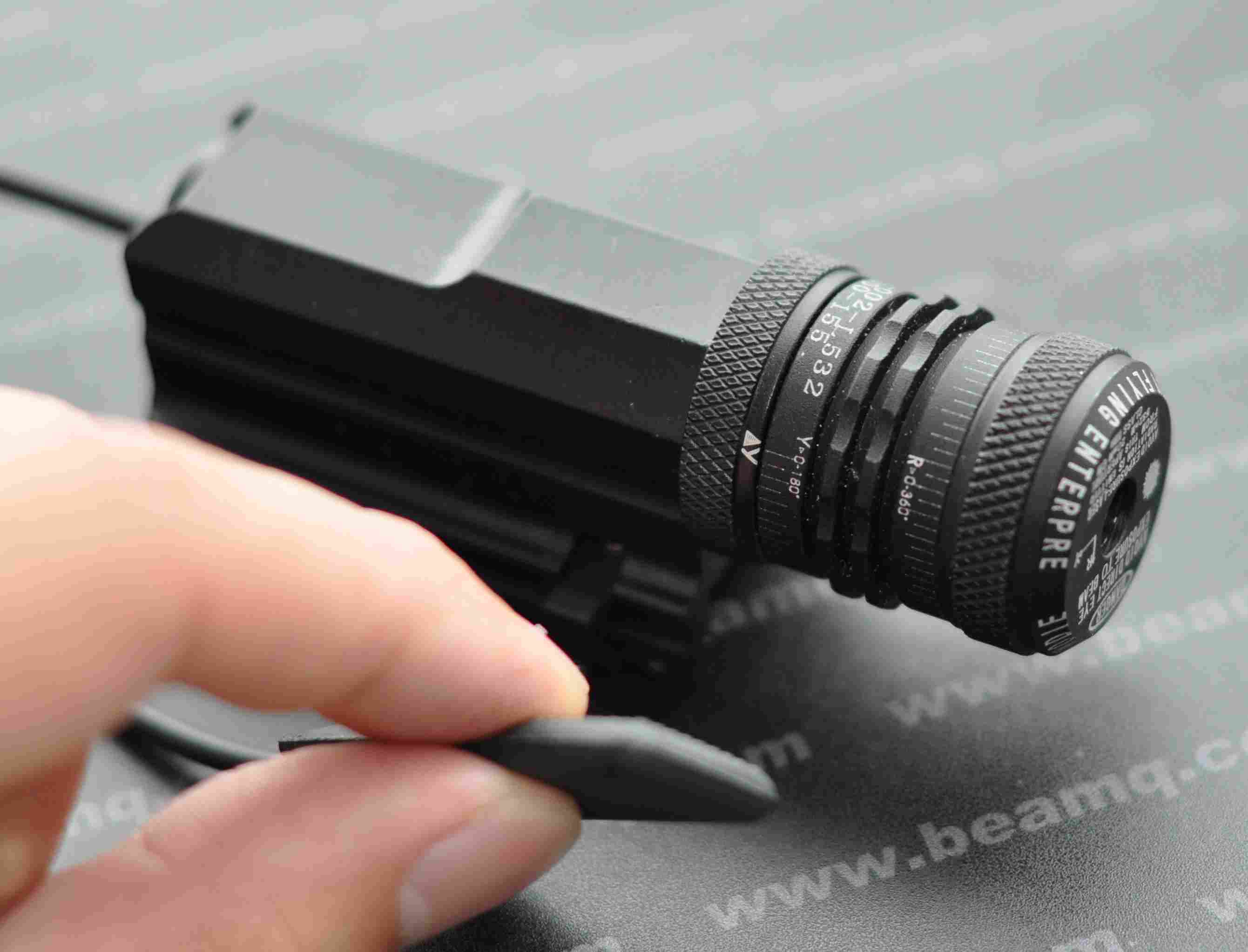 (image for) BeamQ Laser Gun Sight 003